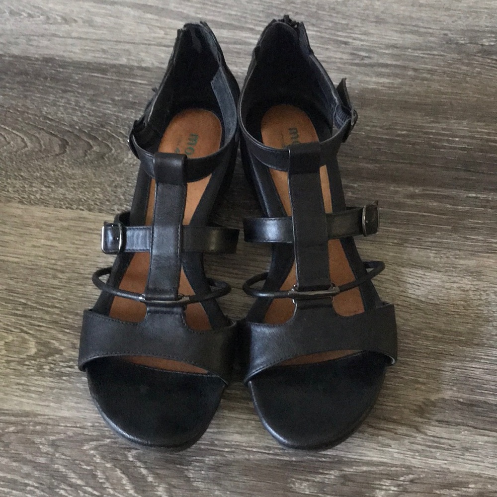 Montana strappy sandals